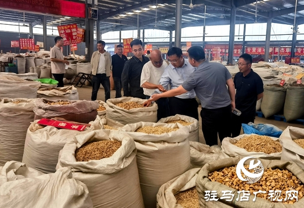 平輿縣陽城鎮(zhèn)組織鎮(zhèn)村干部開展農(nóng)業(yè)產(chǎn)業(yè)外出考察學(xué)習(xí)