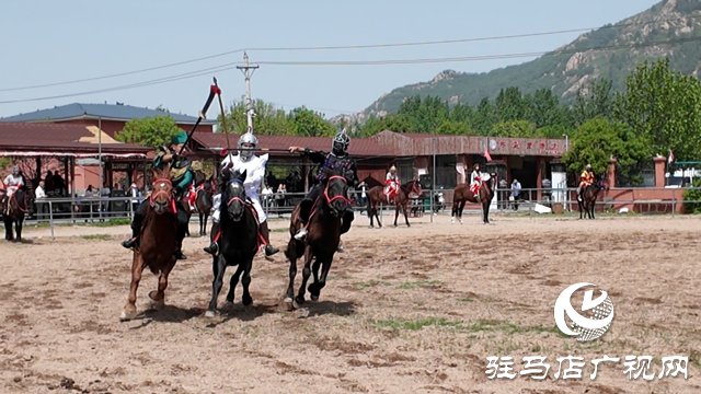 “五一”假期呼朋喚友  游山玩水騎馬露營(yíng) ——泌陽(yáng)縣下碑寺鄉(xiāng)角子山馬術(shù)文化藝術(shù)節(jié)開幕