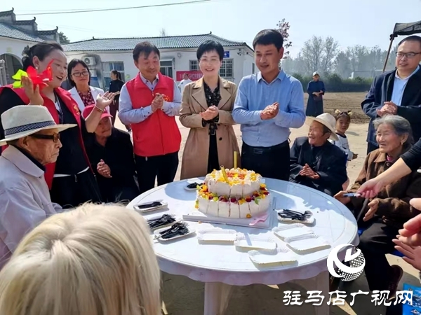 以孝善與活力為筆，繪就鄉(xiāng)村新畫卷 ——專訪平輿縣萬金店鄉(xiāng)土店村支部書記李新立