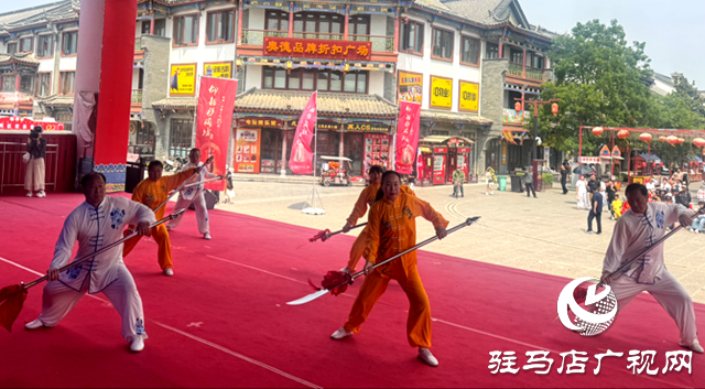 首屆中華武術(shù)家弘揚(yáng)大會(huì)暨坎門八卦半手拳非遺文化競武會(huì)在駐馬店舉辦